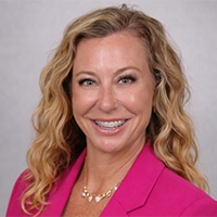 <b>Shelley McGuire</b>&nbsp;<br>Co-host&nbsp;<br><em>The Peel</em>